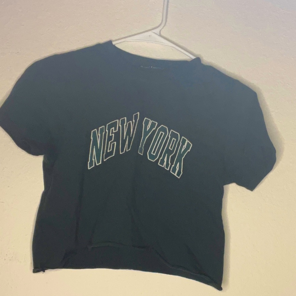 Brandy Melville NEW YORK crop top